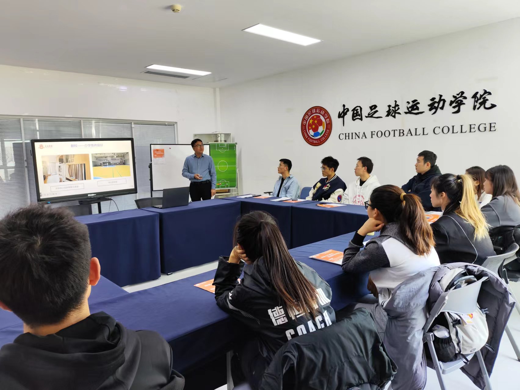 93ed7de5ef6c4337b0ad4f68cbbbb458