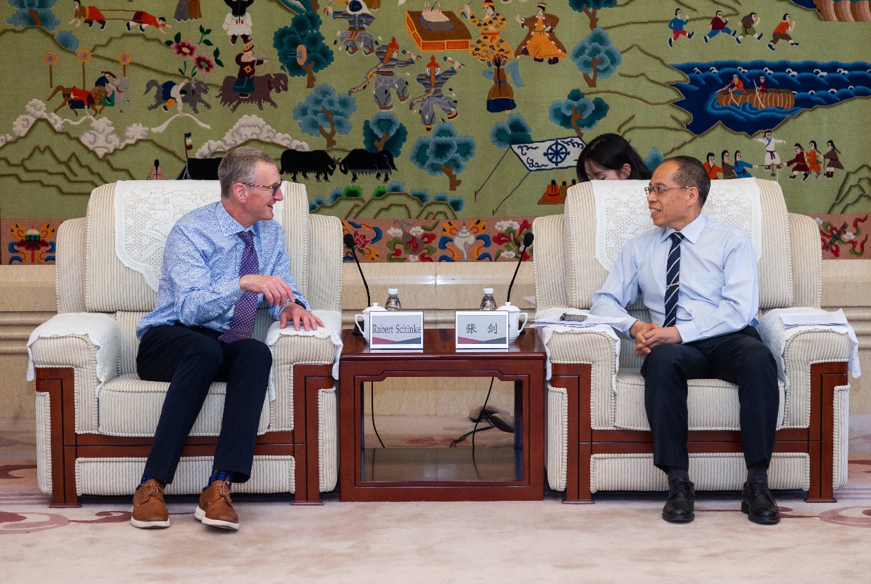 3a9281f366ed4d1f8fad4a89985661eb